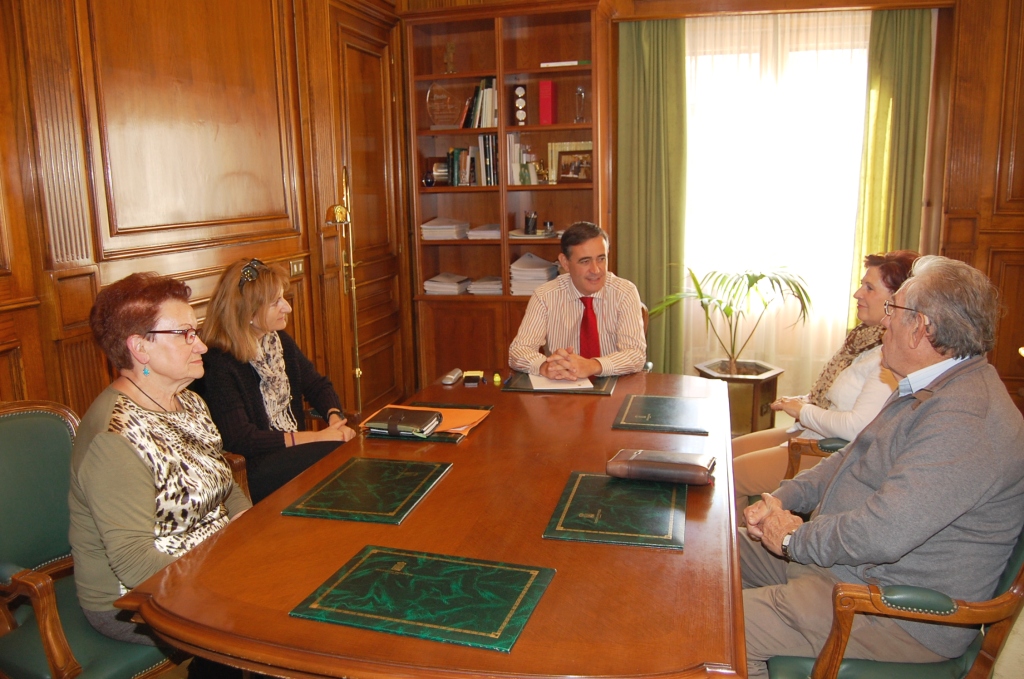 LA DIPUTACIÓN DESTINARÁ 6.000 EUROS  A LA FEDERACIÓN DE JUBILADOS Y PENSIONISTAS DE SORIA EN 2014